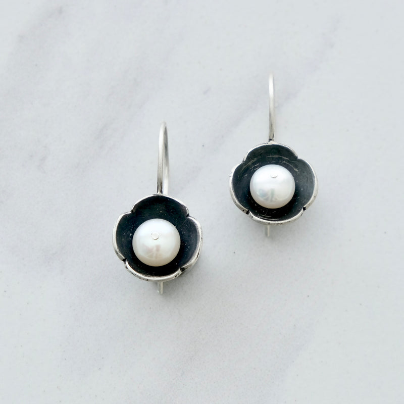 Freshwater pearl and sterling silver earings
